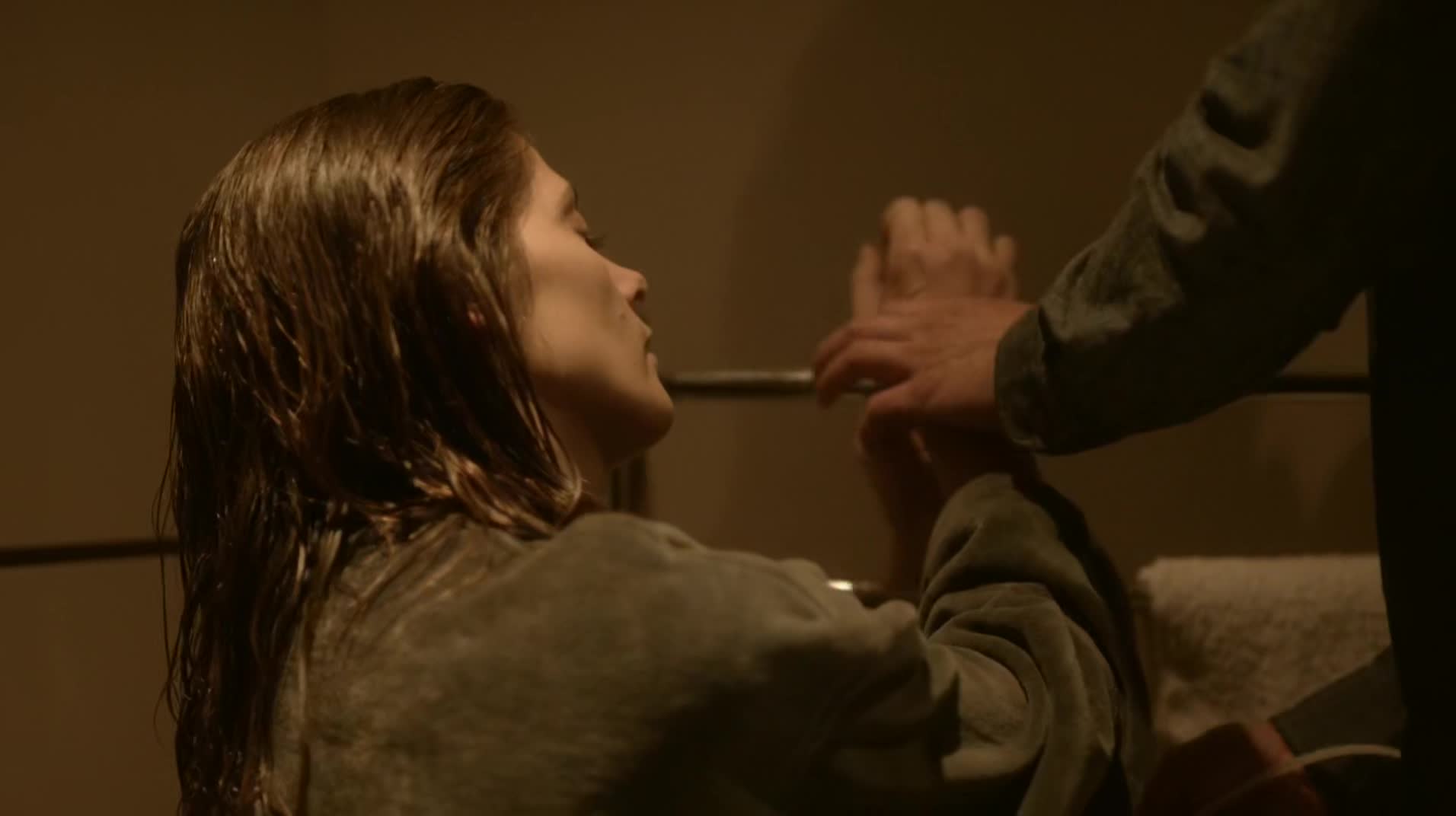 Ashley-Greene-dot-NL_Rouge3x1300174.jpg