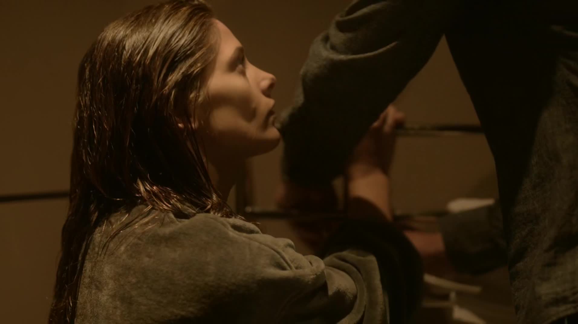 Ashley-Greene-dot-NL_Rouge3x1300177.jpg