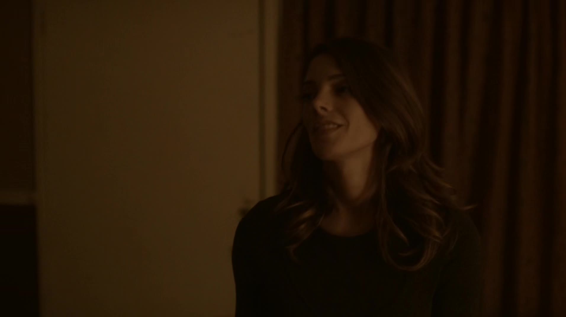 Ashley-Greene-dot-NL_Rouge3x1300283.jpg