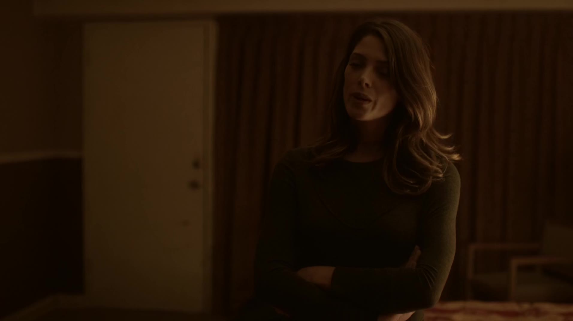 Ashley-Greene-dot-NL_Rouge3x1300290.jpg