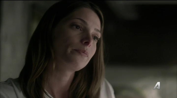 Ashley-Greene-dot_nl-Rogue3x14-0817.jpg
