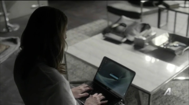Ashley-Greene-dot_nl-Rogue3x14-0979.jpg