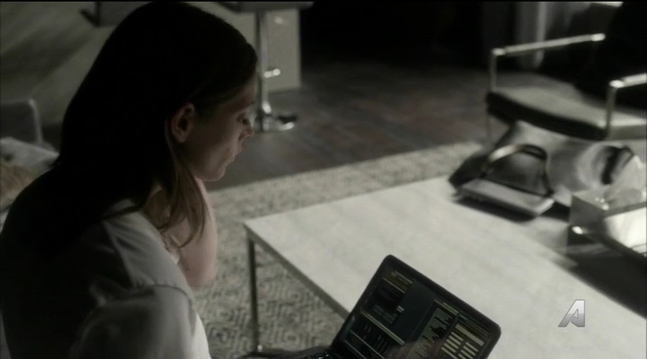 Ashley-Greene-dot_nl-Rogue3x14-0985.jpg
