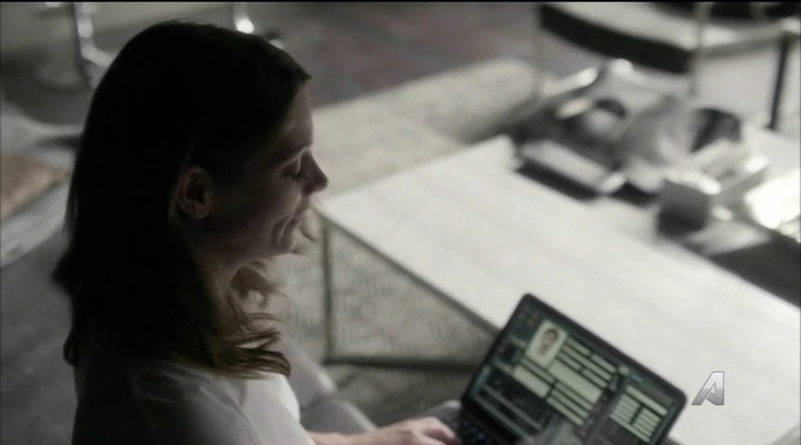 Ashley-Greene-dot_nl-Rogue3x14-1022.jpg