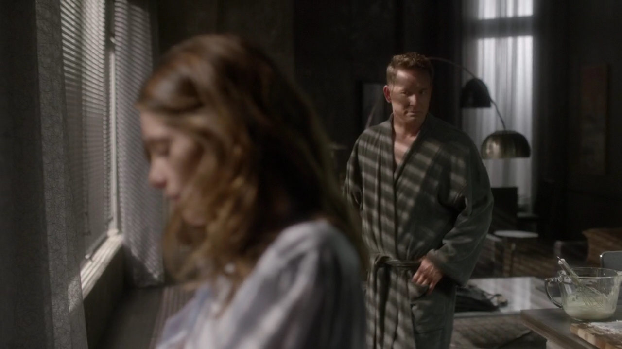 Ashley-Greene-dot-NL_Rogue3x15-1061.jpg