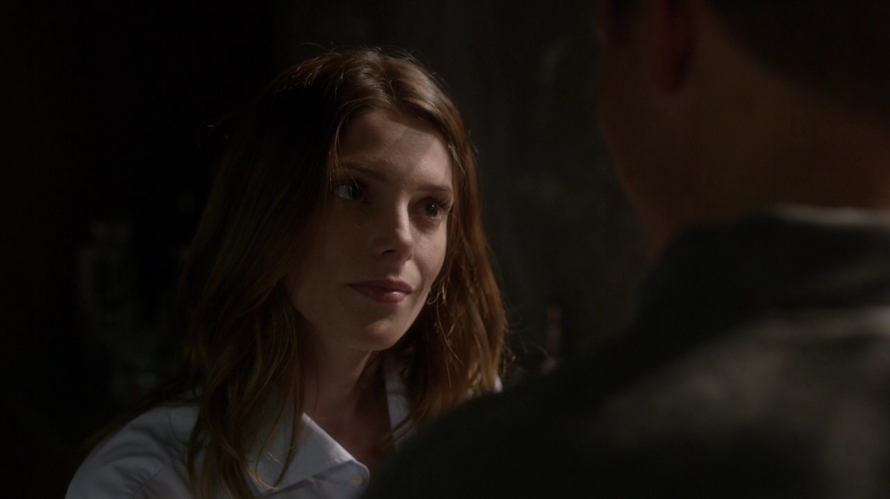 Ashley-Greene-dot-NL_Rogue3x15-1084.jpg
