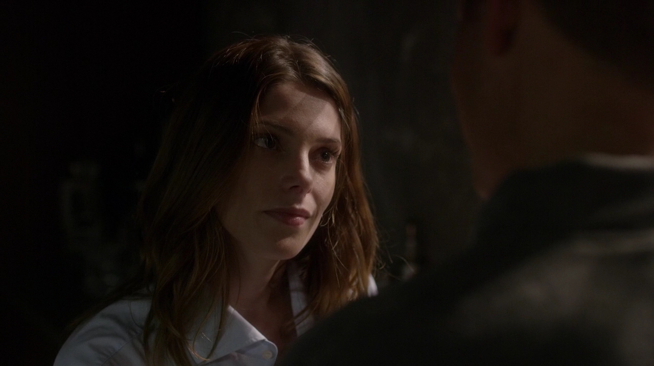 Ashley-Greene-dot-NL_Rogue3x15-1085.jpg