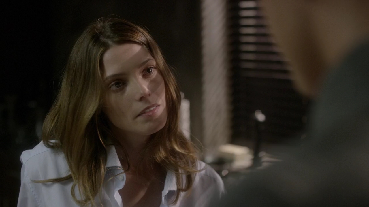 Ashley-Greene-dot-NL_Rogue3x15-1158.jpg