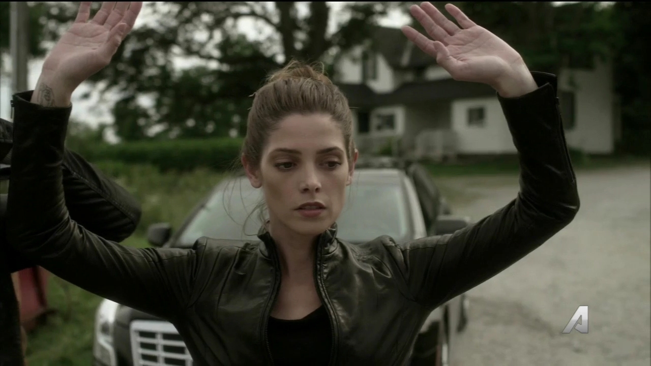 Ashley-Greene-dot_nl-Rouge3x16-2745.jpg