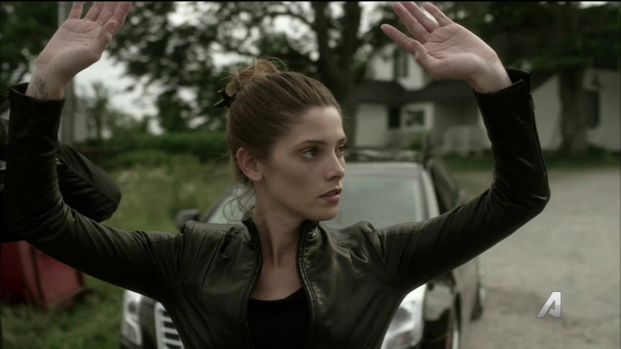 Ashley-Greene-dot_nl-Rouge3x16-2747.jpg