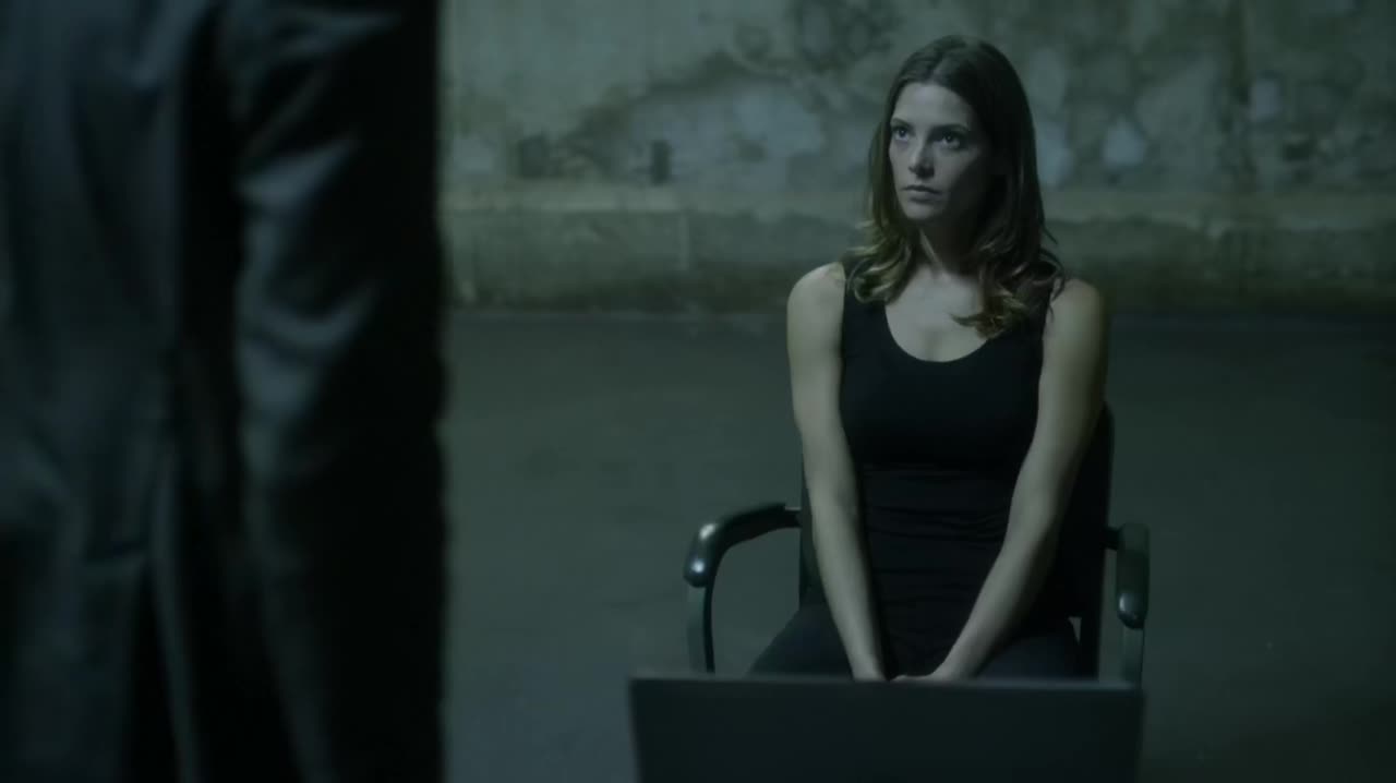 Ashley-Greene-dot-NL-Rouge3x18-00075.jpg