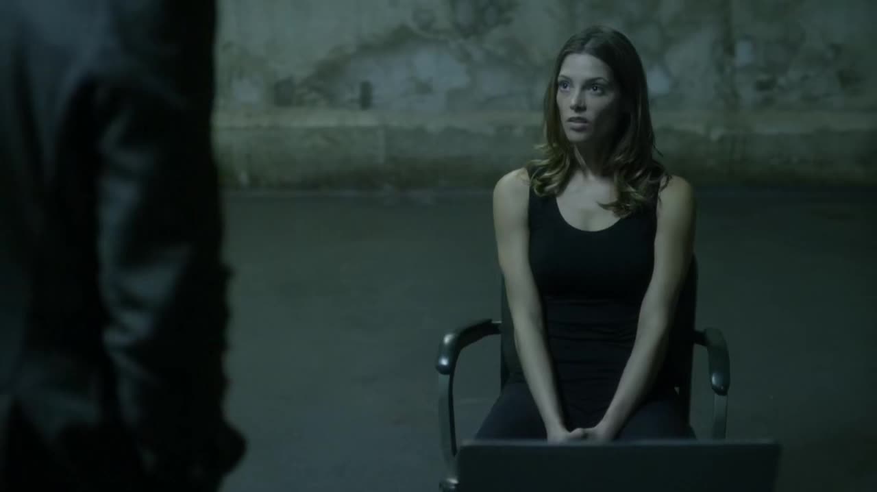 Ashley-Greene-dot-NL-Rouge3x18-00076.jpg