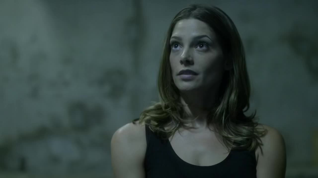 Ashley-Greene-dot-NL-Rouge3x18-00083.jpg
