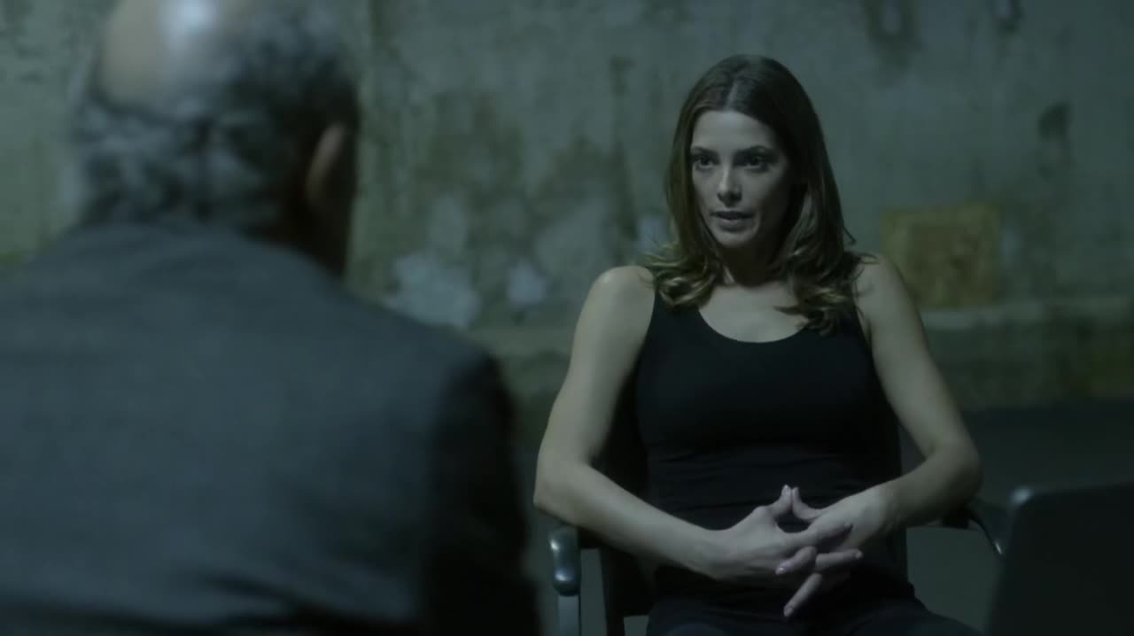 Ashley-Greene-dot-NL-Rouge3x18-00094.jpg