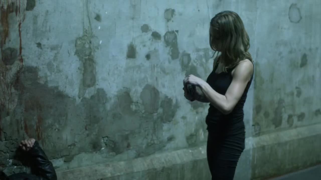 Ashley-Greene-dot-NL-Rouge3x18-00120.jpg