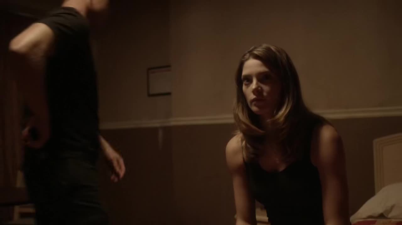 Ashley-Greene-dot-NL-Rouge3x18-00192.jpg
