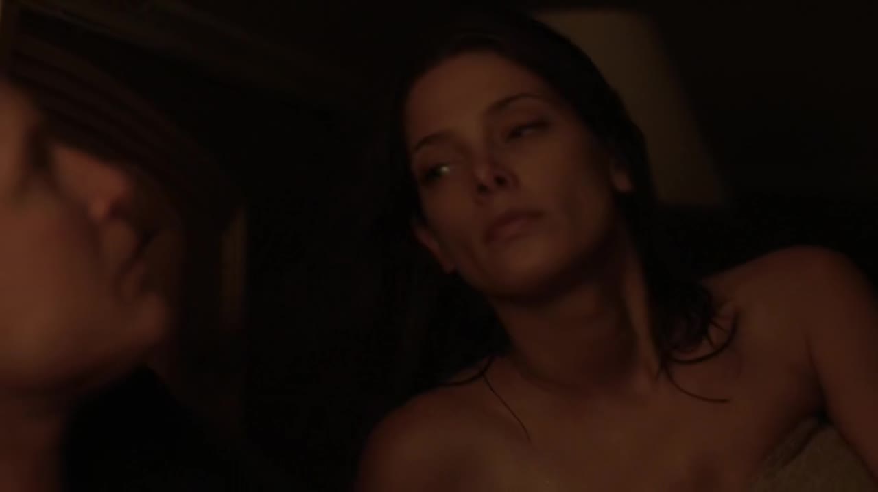 Ashley-Greene-dot-NL-Rouge3x18-00215.jpg