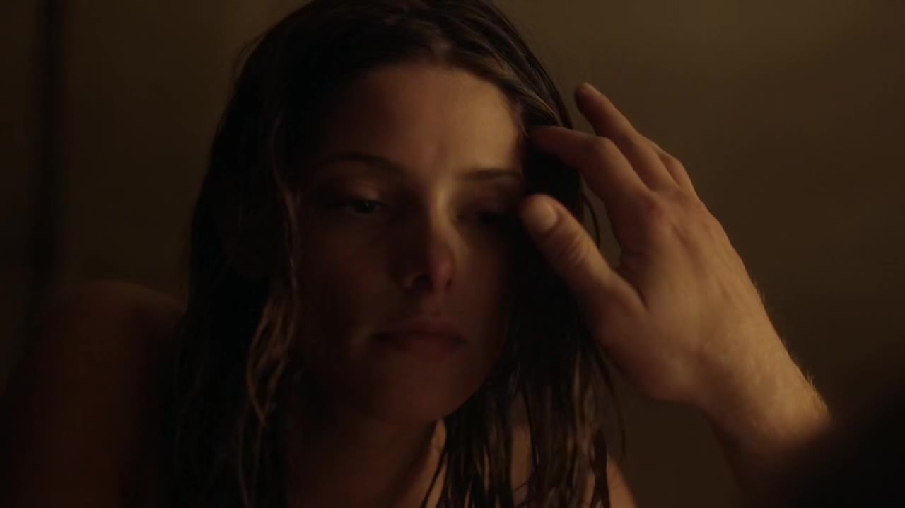 Ashley-Greene-dot-NL-Rouge3x18-00251.jpg