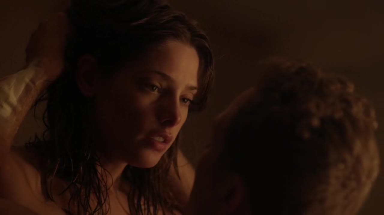 Ashley-Greene-dot-NL-Rouge3x18-00273.jpg