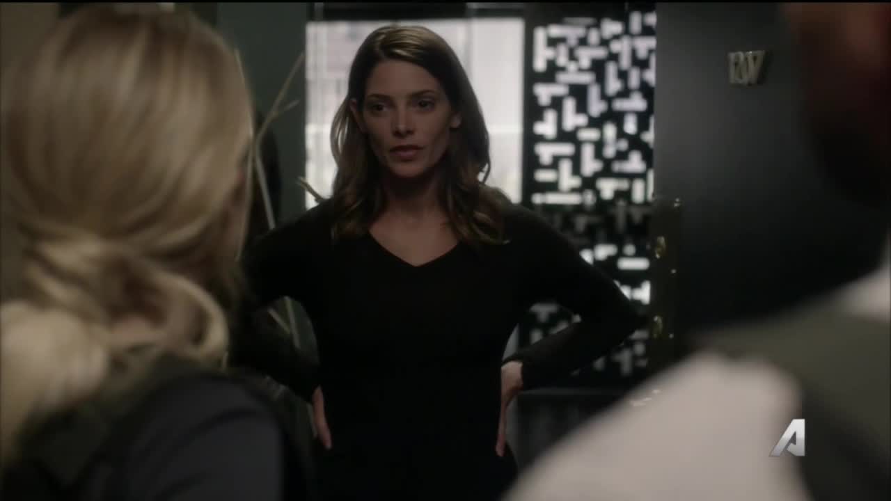 Ashley-Greene-dot-NL-Rouge3x20-00111.jpg