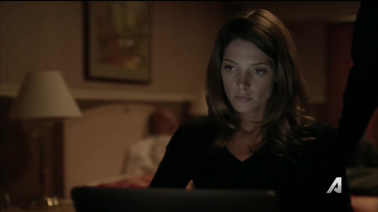 Ashley-Greene-dot-NL-Rouge3x20-00419.jpg