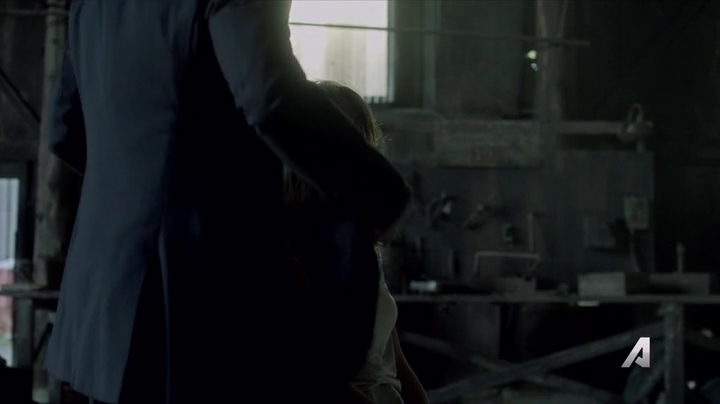 Ashley-Greene-dot-nl_Rogue4x02HowtheLightGetsIn-0007.jpg
