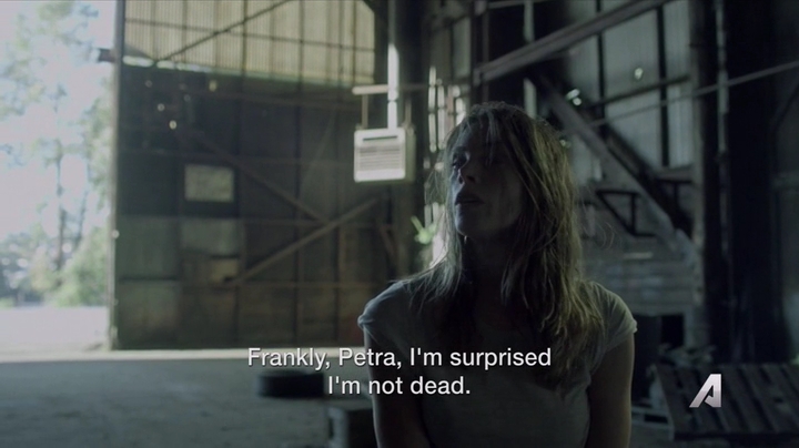Ashley-Greene-dot-nl_Rogue4x02HowtheLightGetsIn-0013.jpg