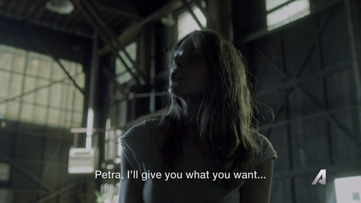 Ashley-Greene-dot-nl_Rogue4x02HowtheLightGetsIn-0044.jpg