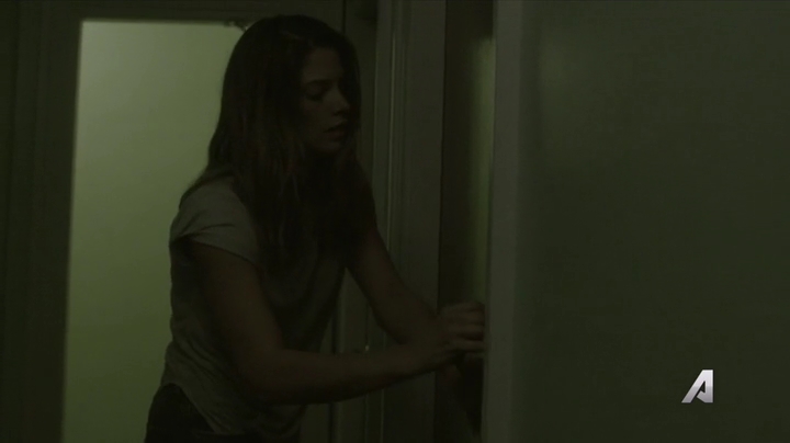 Ashley-Greene-dot-nl_Rogue4x02HowtheLightGetsIn-0074.jpg