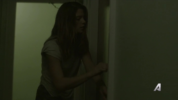 Ashley-Greene-dot-nl_Rogue4x02HowtheLightGetsIn-0075.jpg