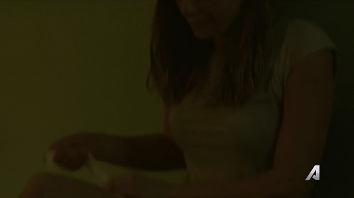 Ashley-Greene-dot-nl_Rogue4x02HowtheLightGetsIn-0101.jpg