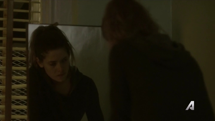 Ashley-Greene-dot-nl_Rogue4x02HowtheLightGetsIn-0106.jpg