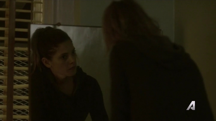 Ashley-Greene-dot-nl_Rogue4x02HowtheLightGetsIn-0107.jpg