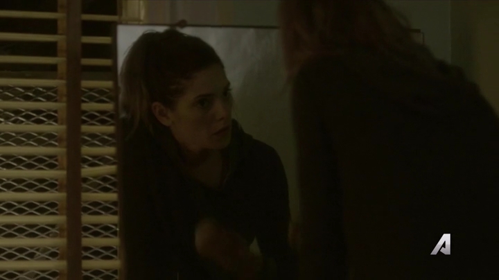 Ashley-Greene-dot-nl_Rogue4x02HowtheLightGetsIn-0112.jpg