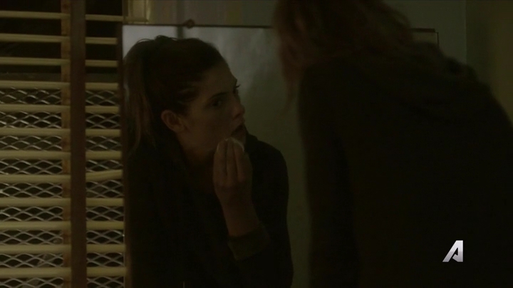 Ashley-Greene-dot-nl_Rogue4x02HowtheLightGetsIn-0113.jpg