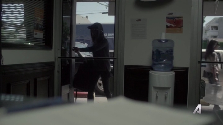 Ashley-Greene-dot-nl_Rogue4x02HowtheLightGetsIn-0114.jpg