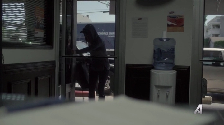 Ashley-Greene-dot-nl_Rogue4x02HowtheLightGetsIn-0115.jpg