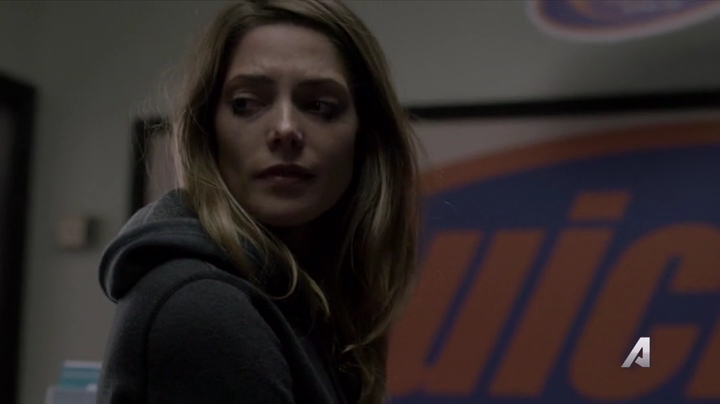 Ashley-Greene-dot-nl_Rogue4x02HowtheLightGetsIn-0134.jpg
