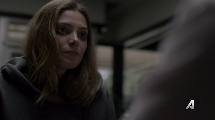 Ashley-Greene-dot-nl_Rogue4x02HowtheLightGetsIn-0170.jpg