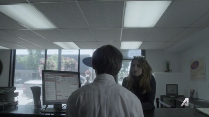 Ashley-Greene-dot-nl_Rogue4x02HowtheLightGetsIn-0200.jpg