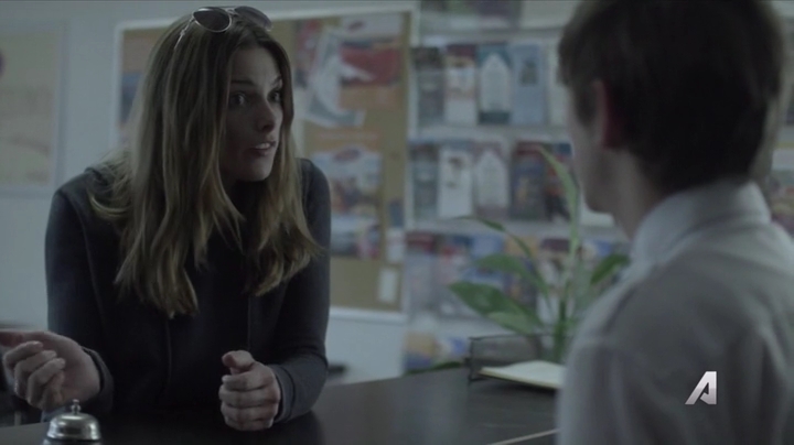 Ashley-Greene-dot-nl_Rogue4x02HowtheLightGetsIn-0204.jpg