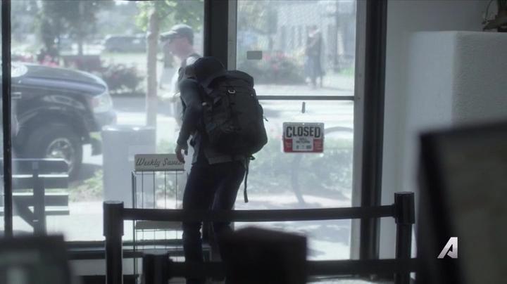 Ashley-Greene-dot-nl_Rogue4x02HowtheLightGetsIn-0219.jpg