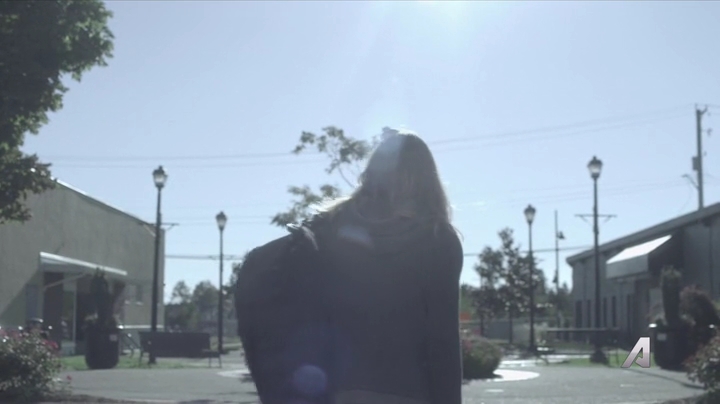 Ashley-Greene-dot-nl_Rogue4x02HowtheLightGetsIn-0230.jpg