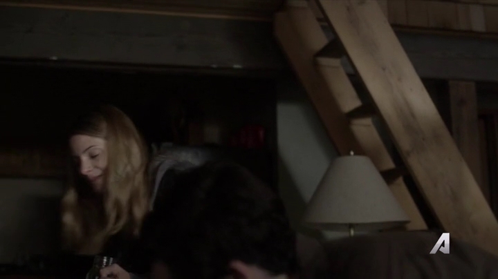 Ashley-Greene-dot-nl_Rogue4x02HowtheLightGetsIn-0268.jpg