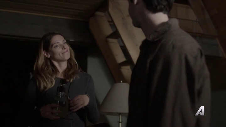 Ashley-Greene-dot-nl_Rogue4x02HowtheLightGetsIn-0270.jpg