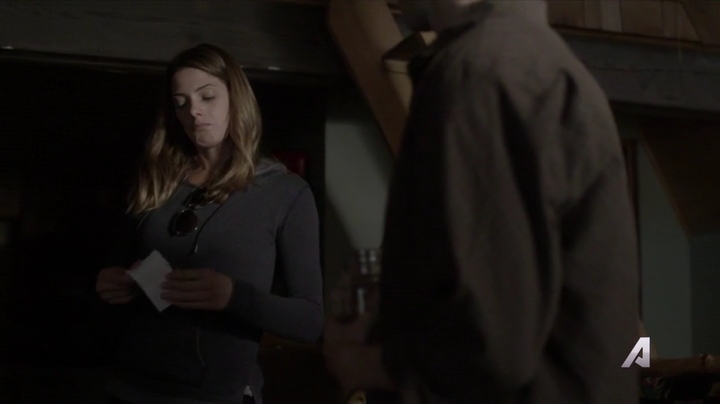 Ashley-Greene-dot-nl_Rogue4x02HowtheLightGetsIn-0275.jpg