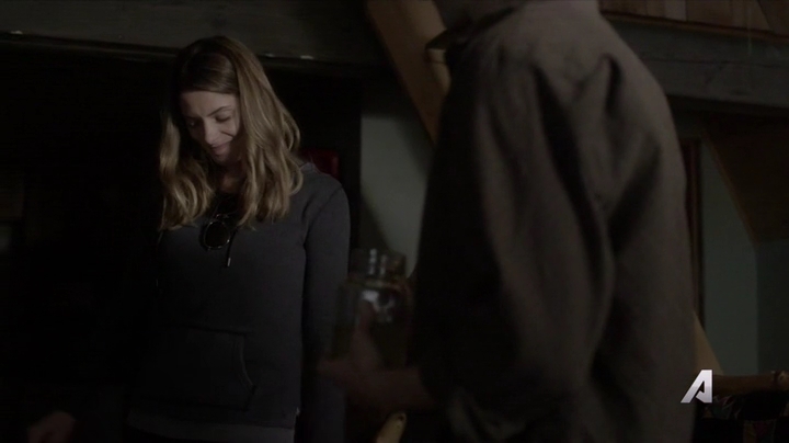 Ashley-Greene-dot-nl_Rogue4x02HowtheLightGetsIn-0278.jpg