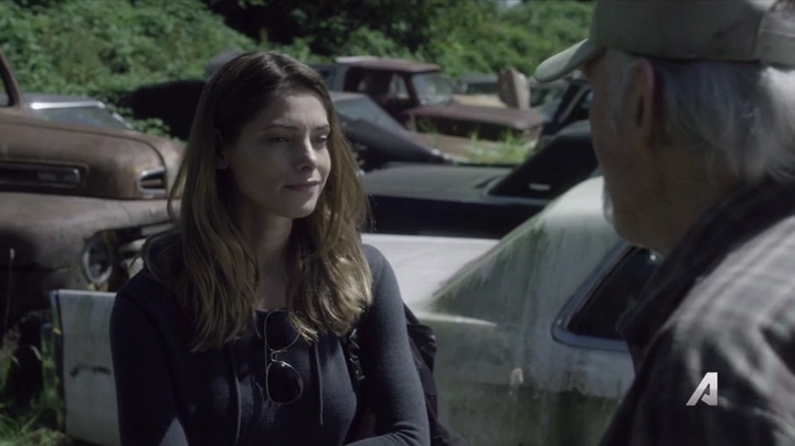 Ashley-Greene-dot-nl_Rogue4x02HowtheLightGetsIn-0315.jpg