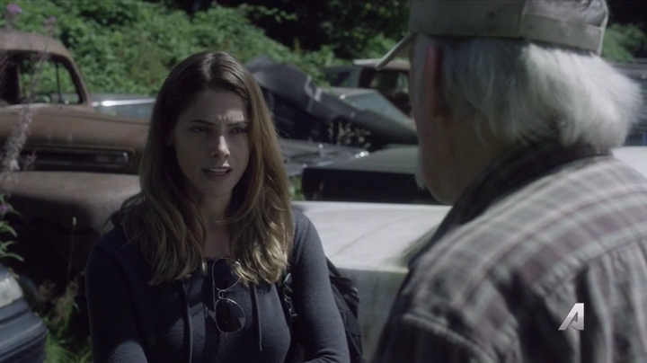 Ashley-Greene-dot-nl_Rogue4x02HowtheLightGetsIn-0338.jpg