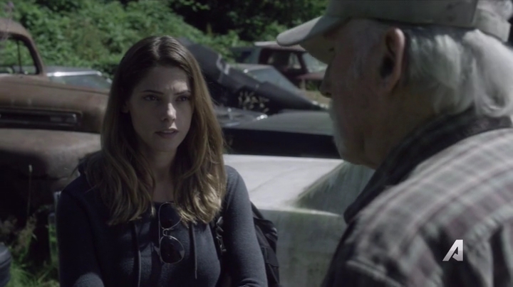 Ashley-Greene-dot-nl_Rogue4x02HowtheLightGetsIn-0351.jpg